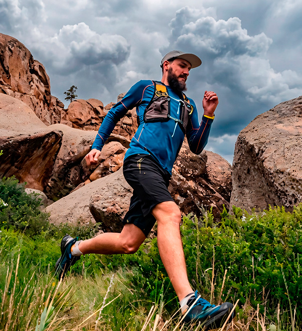 Corredor de trail en una carrera